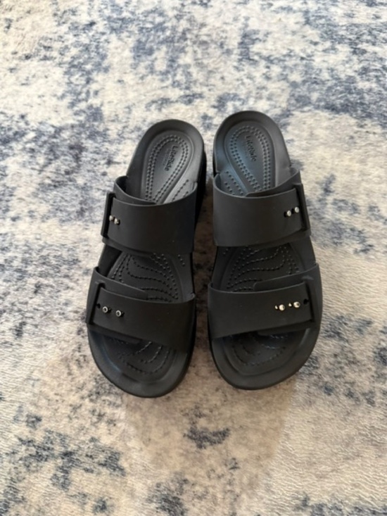 Crocs Shoes - Crocs Brooklyn Low Wedge - Like New